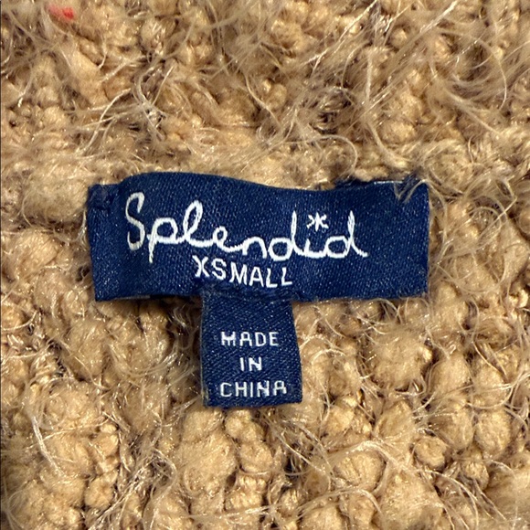 NWOT Splendid Textured Tan Cozy Oversized Sweater with Red Accents - Picture 5 of 5